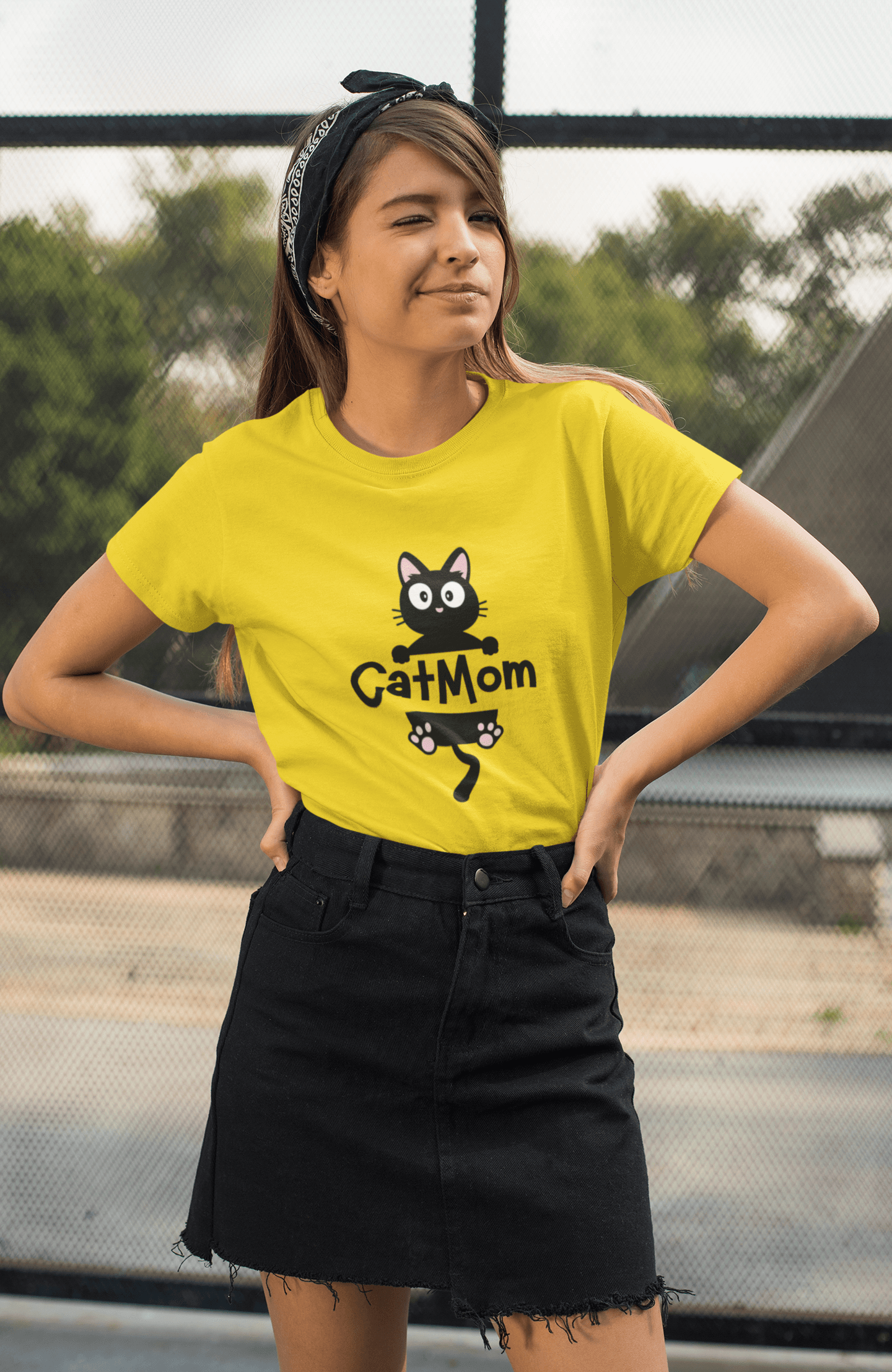 Cat Mom - Classic Fit T-Shirt - Sooto