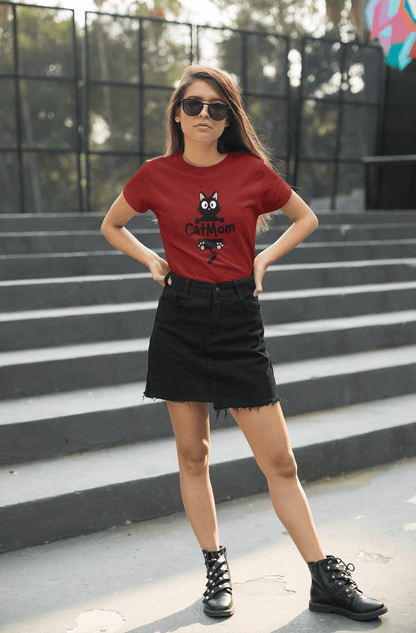 Cat Mom - Classic Fit T-Shirt - Sooto